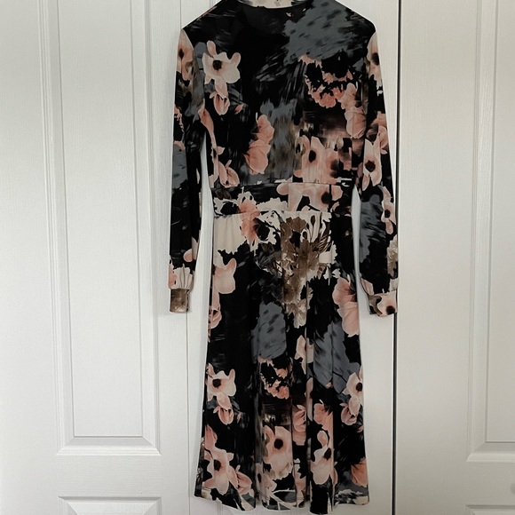 🇨🇦 Mandala Designs Long sleeved dress size xs - Picture 2 of 8